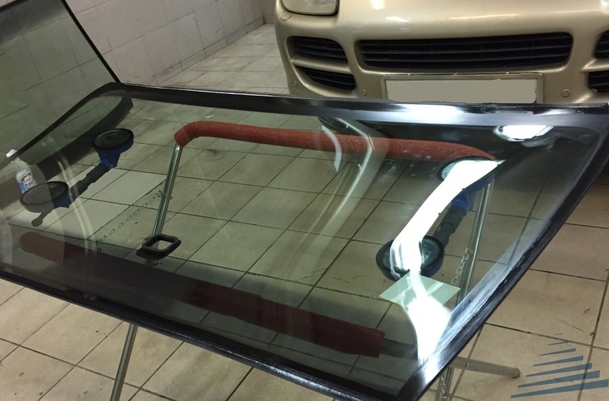 фото замена лобового автомобильного стекла