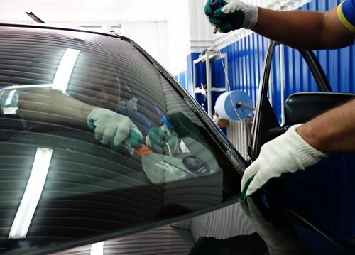 фото этапы замены автостекла