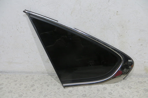 Фото кузовного стекла